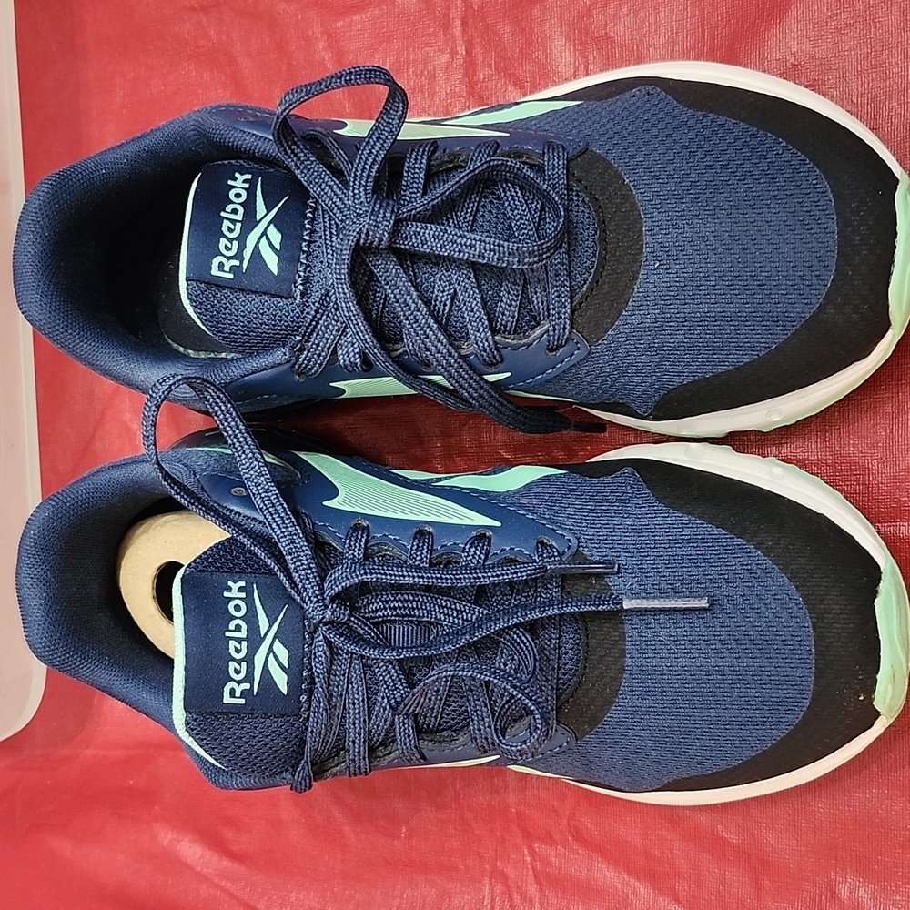 Reebok Navy and Mint Athletic Shoes Women's Size 6